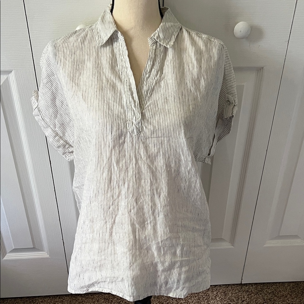 Tahari White/Black Striped 100% Linen Shirt Cap Sleeves and Button Detail Small